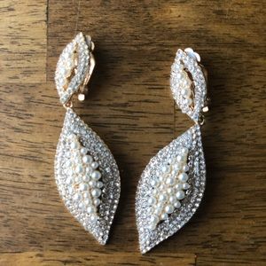 Pearl and rhinestone clip on earrings.